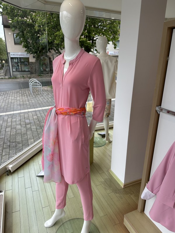 Damenmode Deko Foto 10