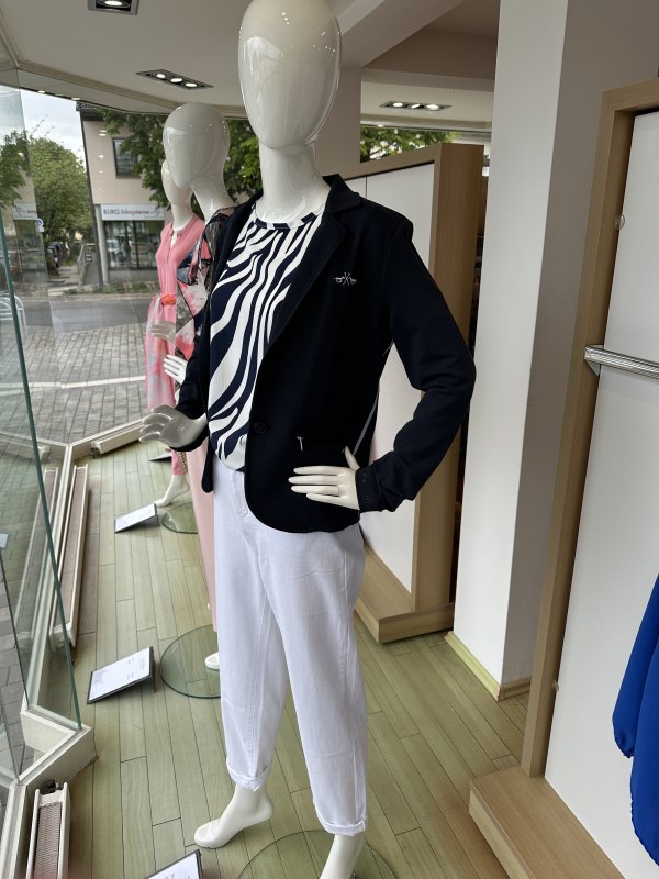 Damenmode Deko Foto 11