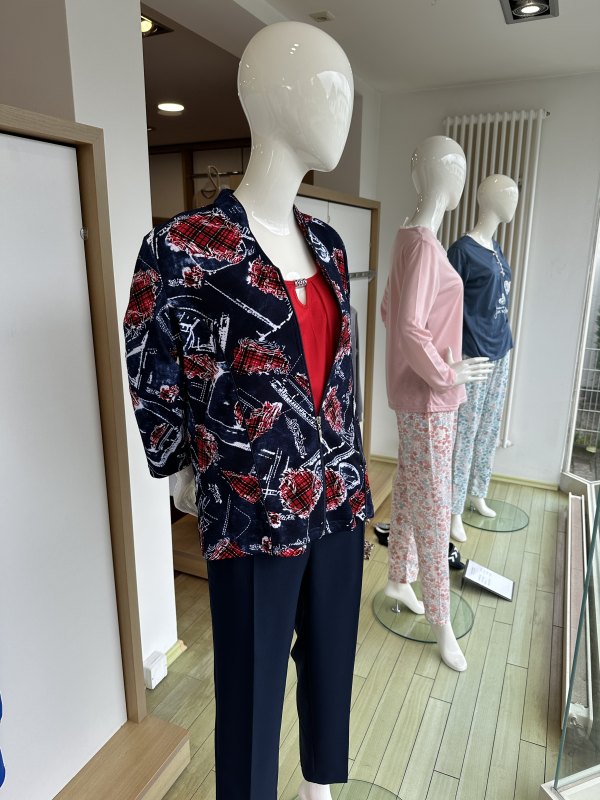 Damenmode Deko Foto 12